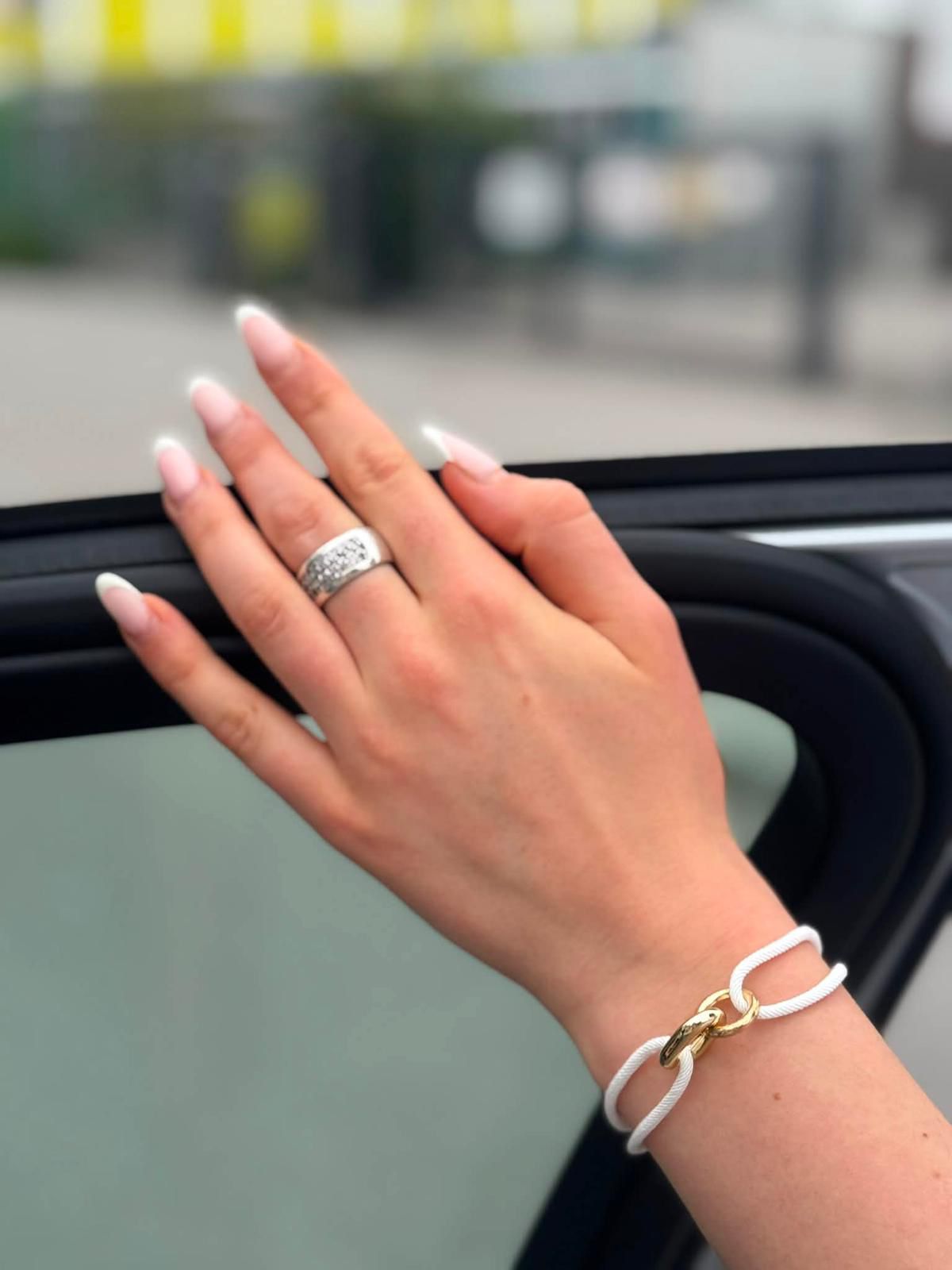 Riviera White